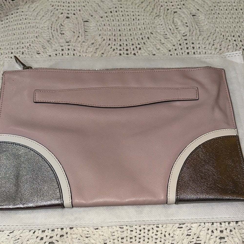 Prada bag - Picture 8 of 17
